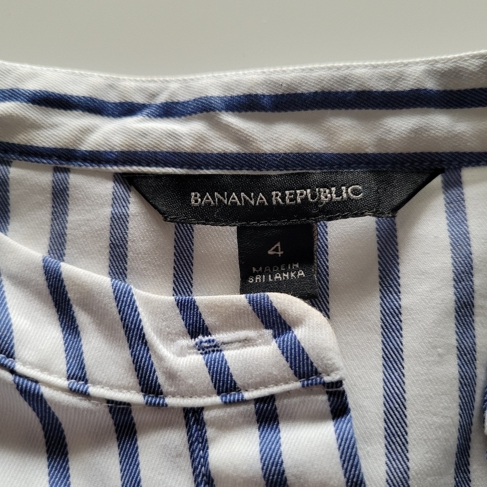 Banna Republic stripped ruffle collared button down top - Picture 4 of 11
